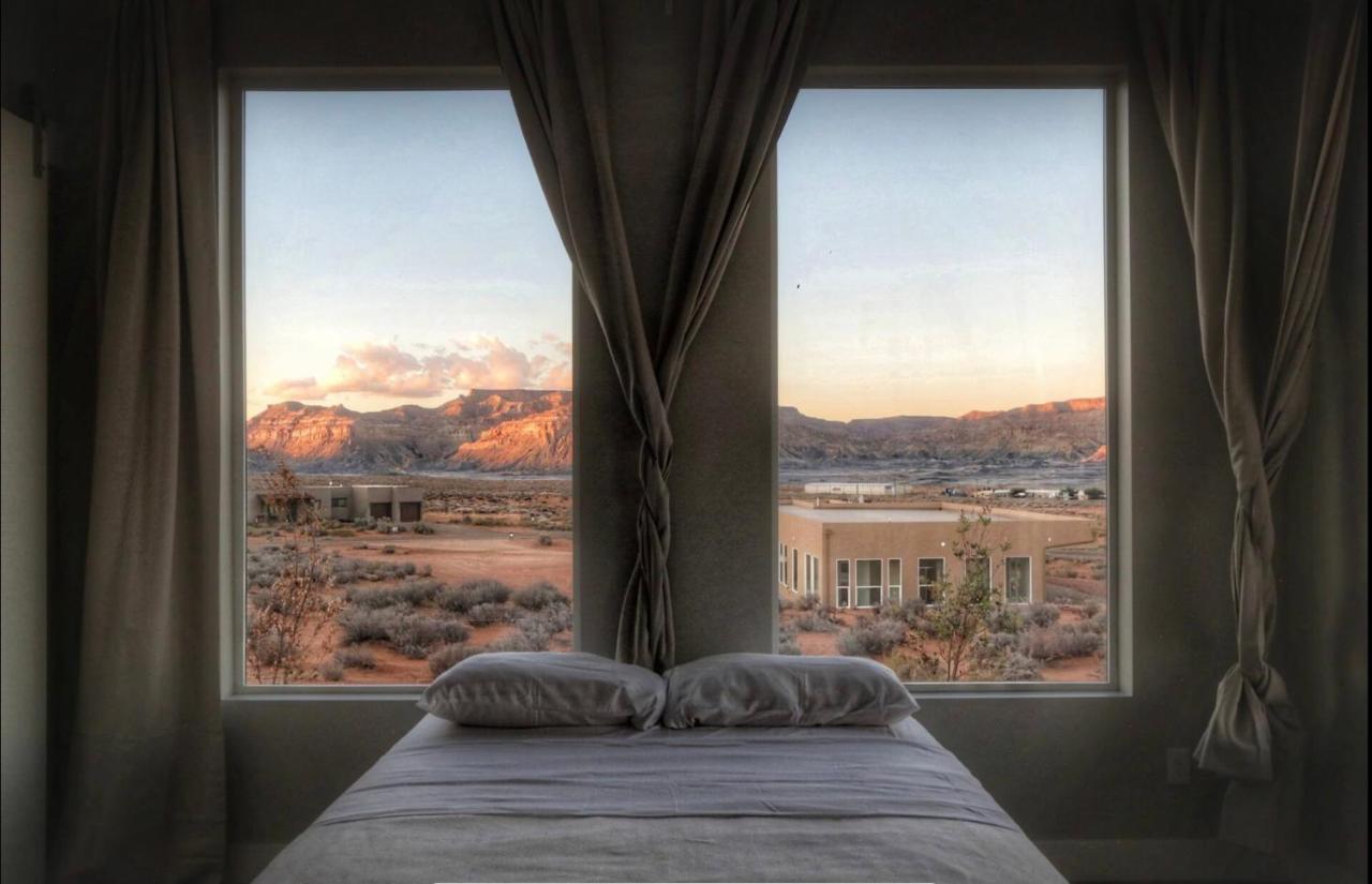 Page Arizona Border Town- Grand Serenity Room With Mesa Views Биг-Уотер Экстерьер фото