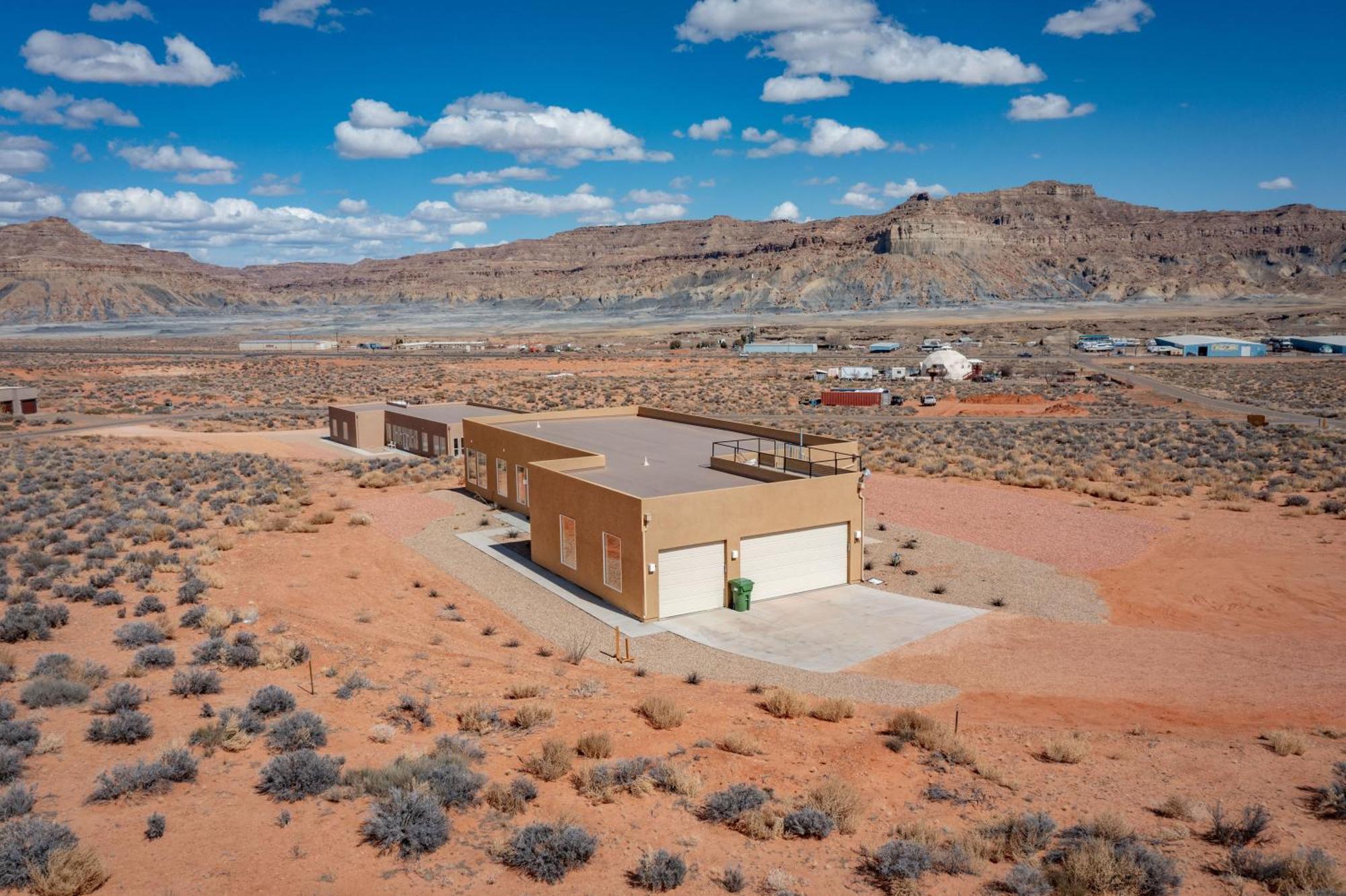 Page Arizona Border Town- Grand Serenity Room With Mesa Views Биг-Уотер Экстерьер фото